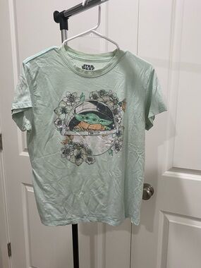 Fifth Sun Star Wars The Mandalorian Baby Yoda Floral Mint Green T-Shirt